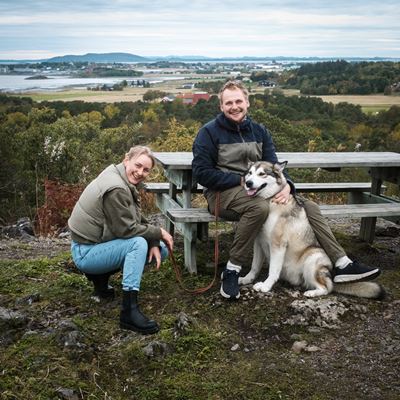 Par med hund på Lerbern