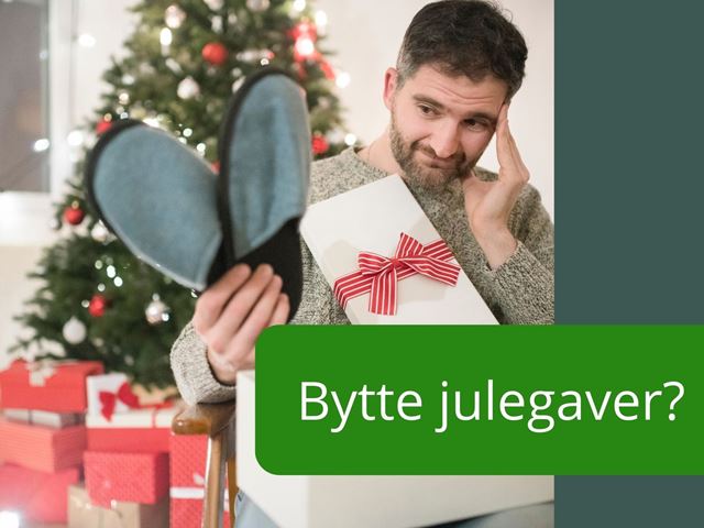 Mann med tøfler i julegave og tekst Bytt julegaver?
